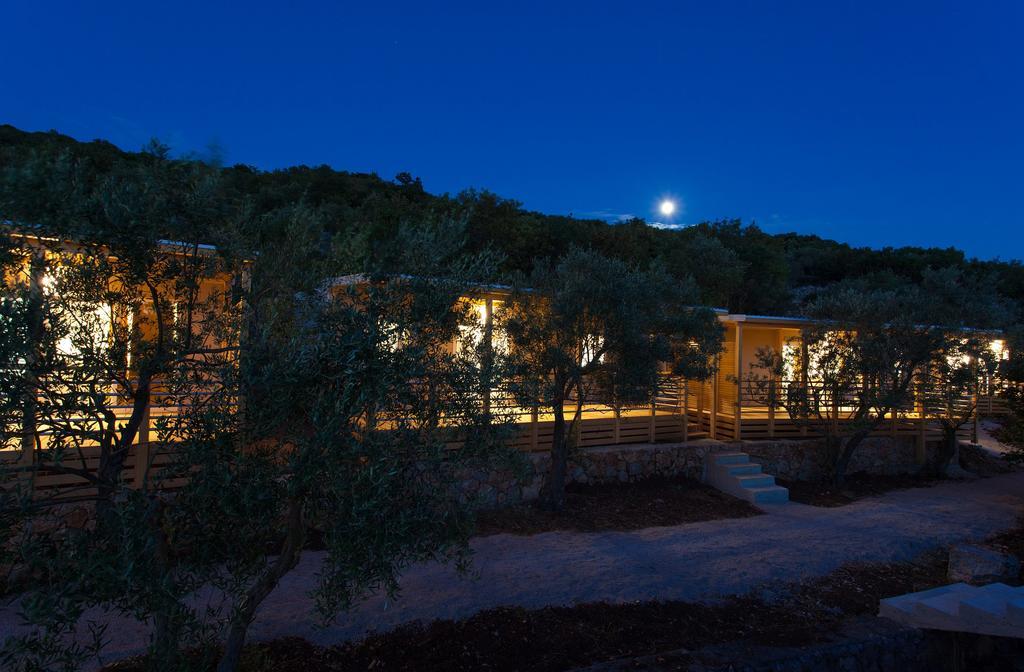 Mobile Homes And Apartments St,Denis Punat Exterior foto